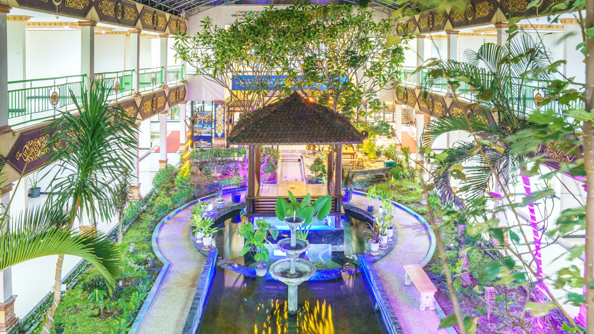 Gazebo Kolam Ikan
