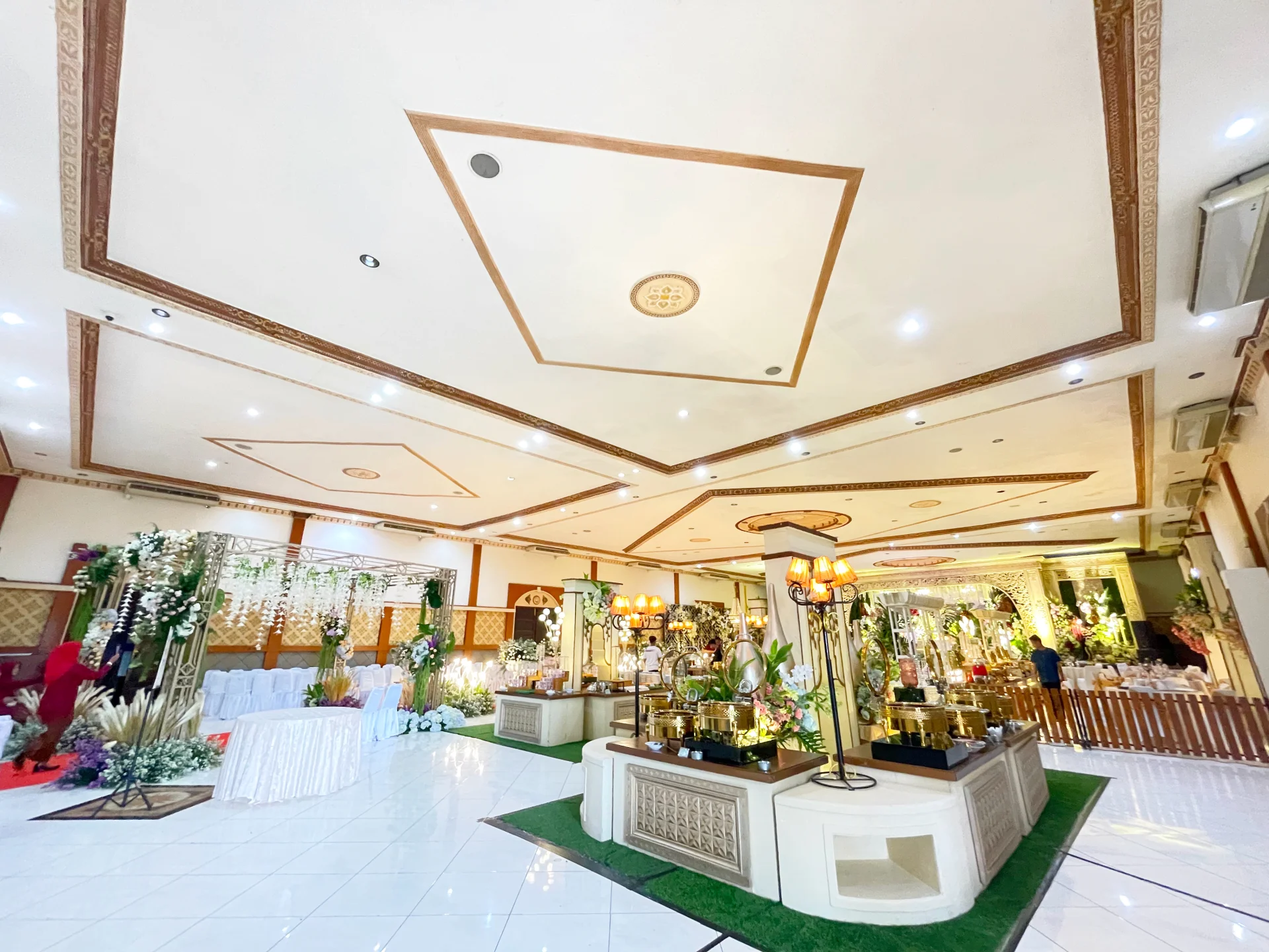 BALLROOM