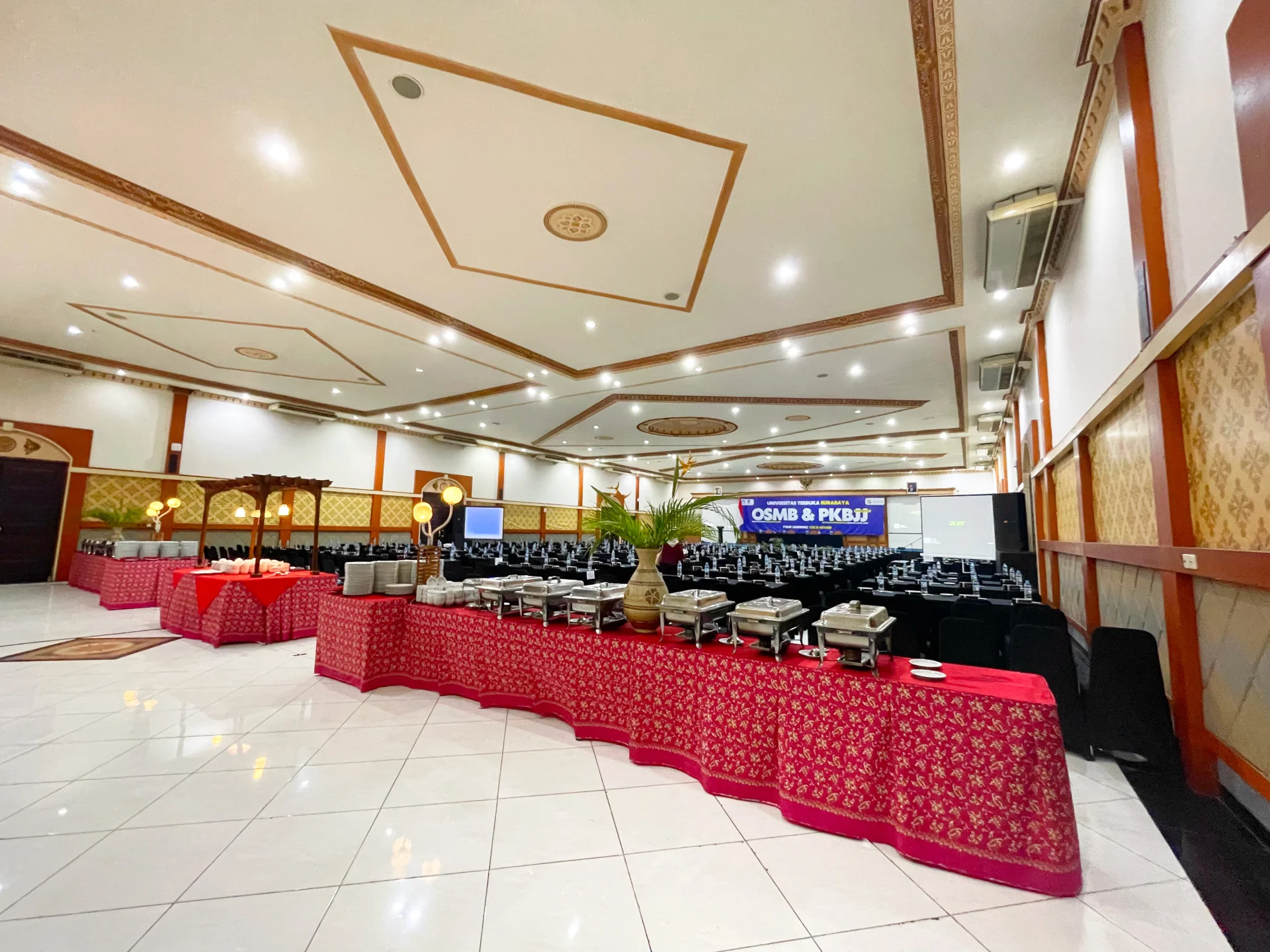 BALLROOM