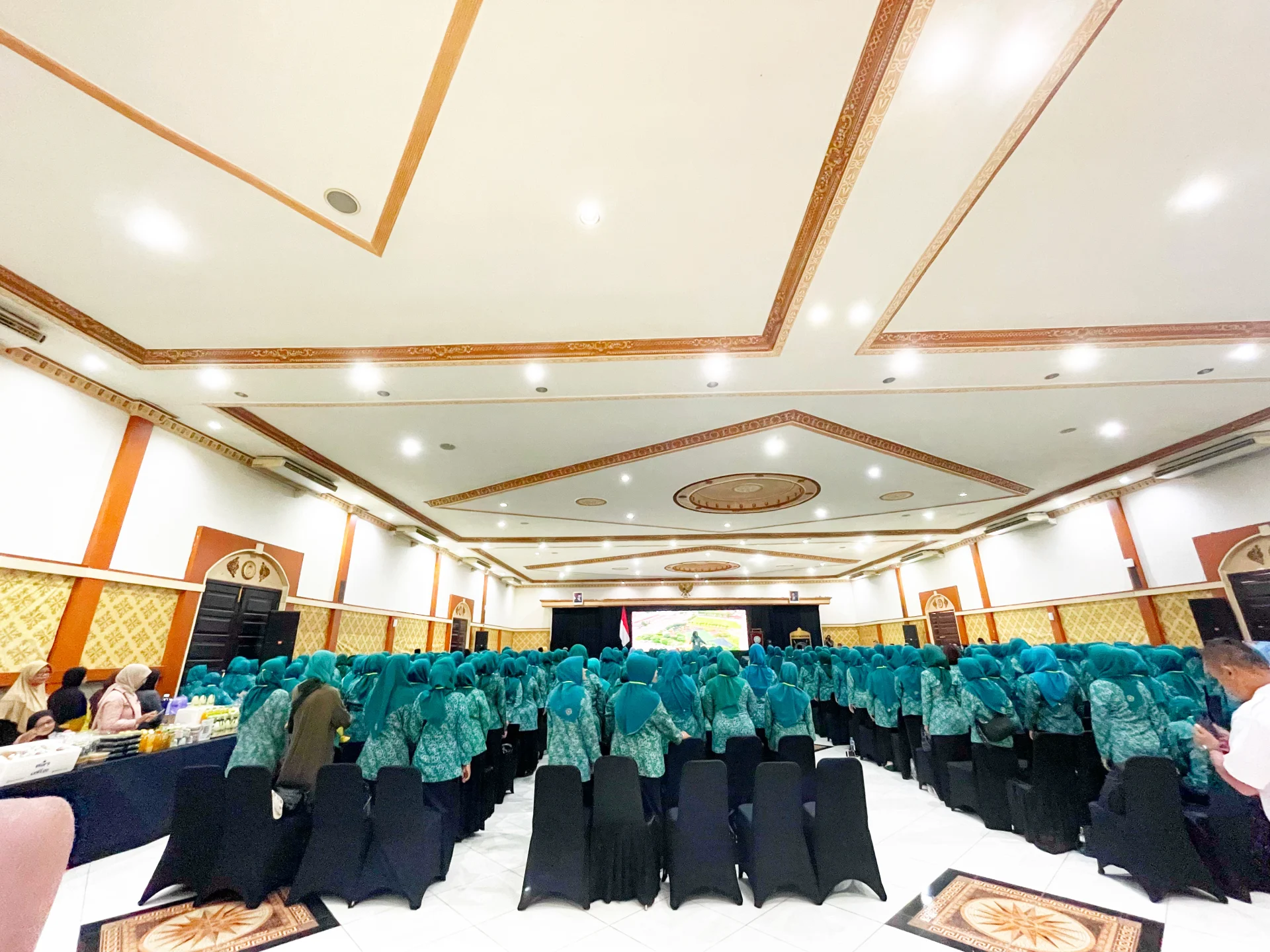 BUSYRO BALLROOM HOTEL YUSRO JOMBANG