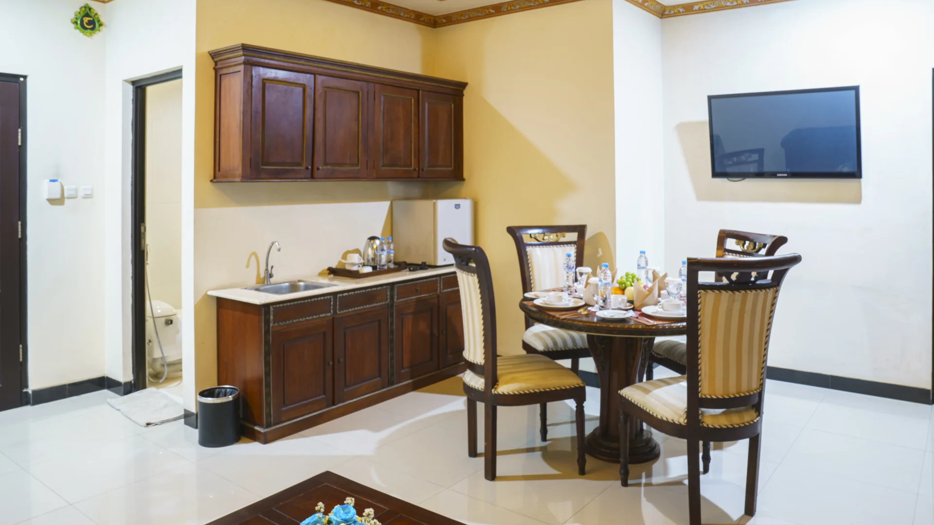 PRESIDENT SUITE
