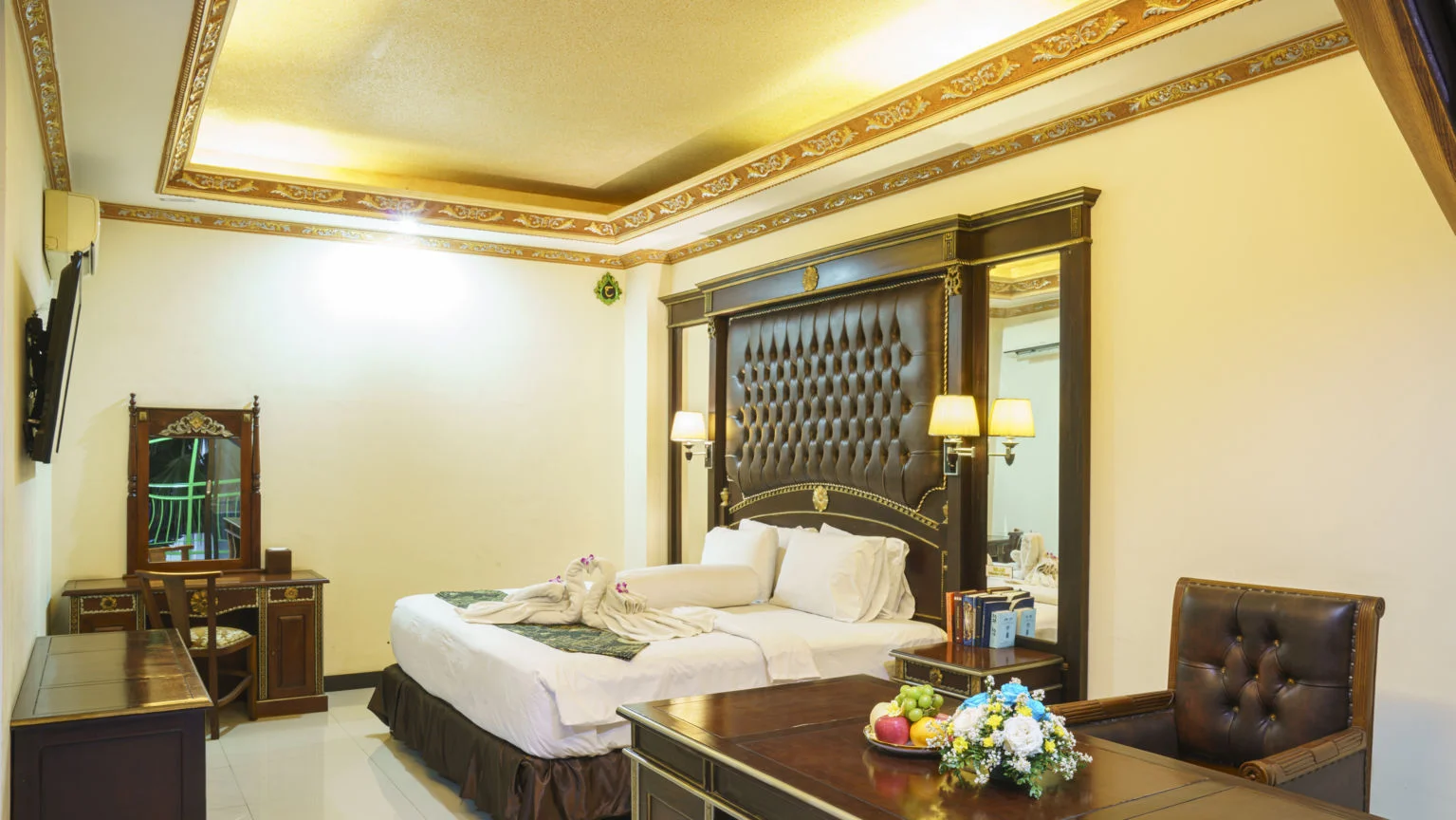 PRESIDENT SUITE