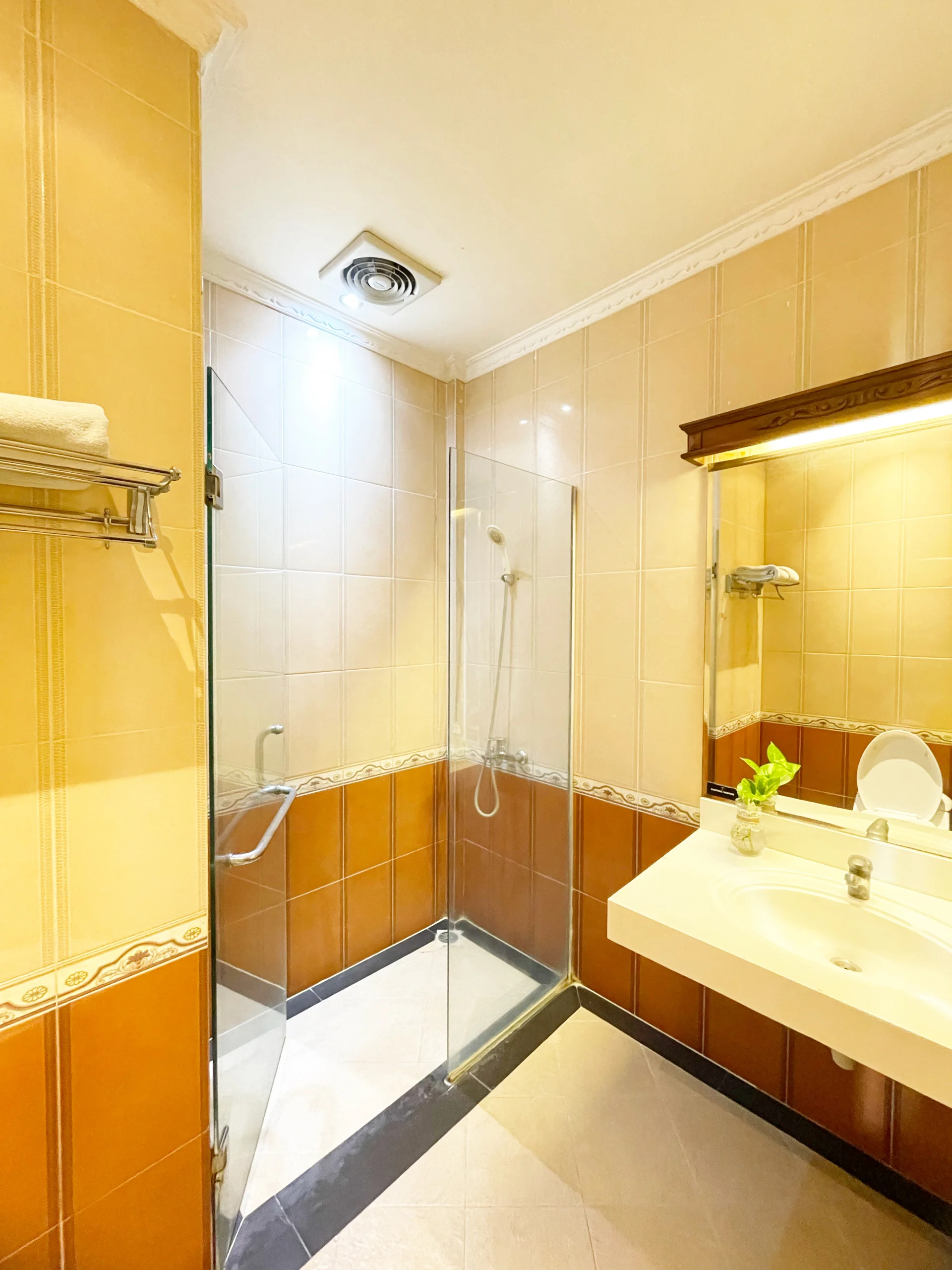 SUPERIOR ROOM